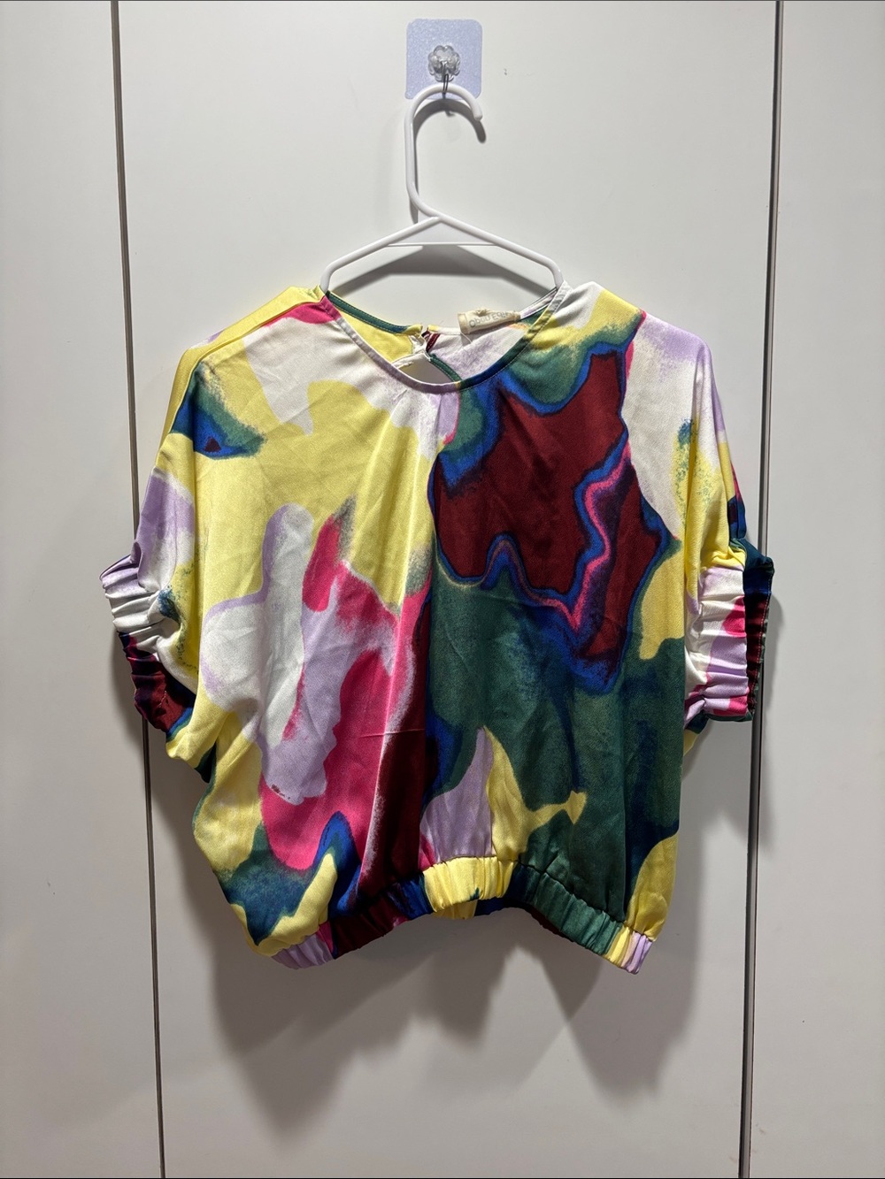 Abstract Multicolor Cropped Top with Elastic Hem Open Edit Size Medium NWT